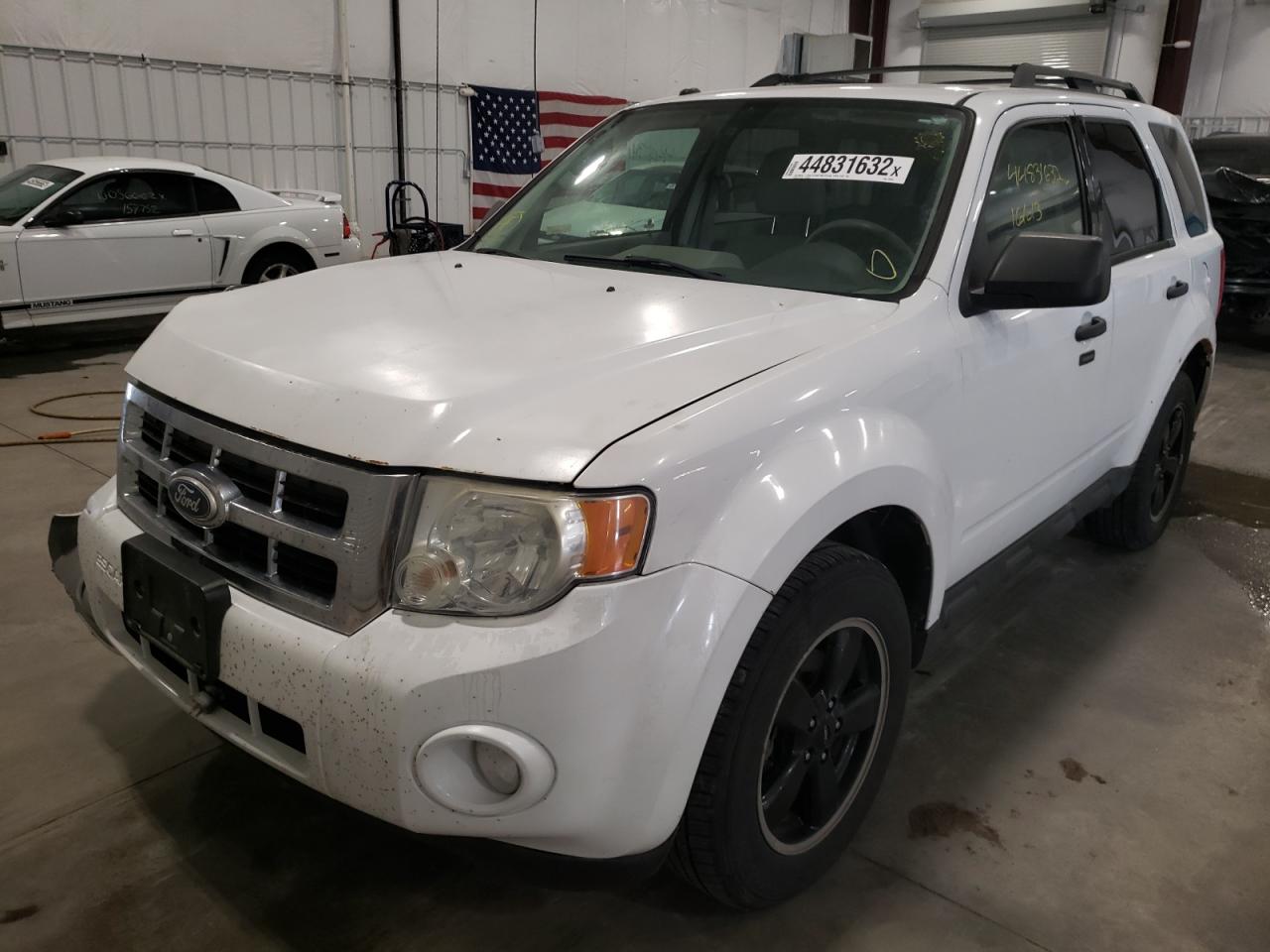 Photo 2 from auction – 2010 FORD ESCAPE XLT with VIN 1FMCU9DG4AKC68502