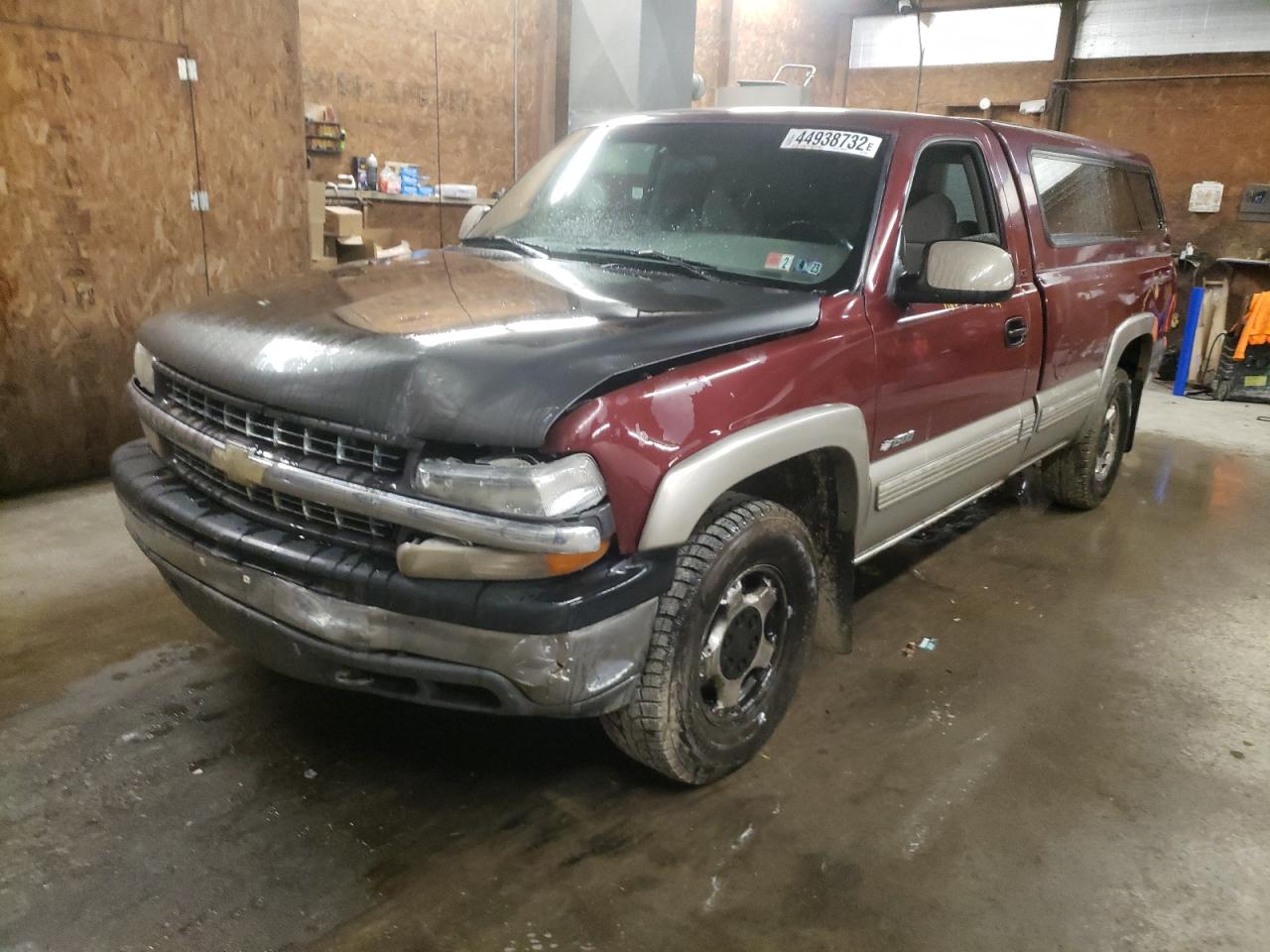 Photo 2 from auction – 2000 CHEVROLET SILVERADO with VIN 1GCEK14T2YE225500