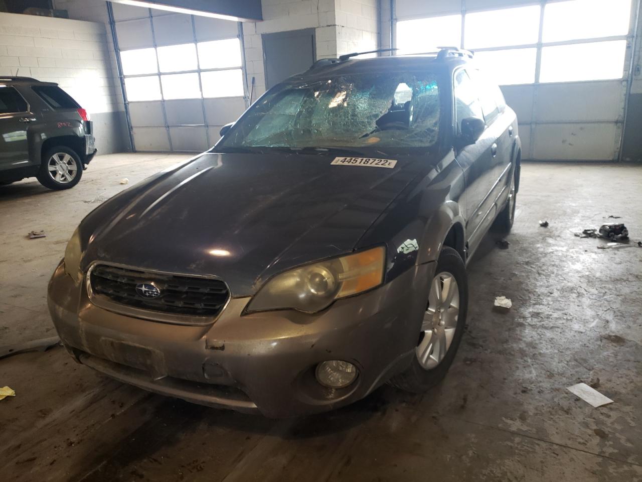 Photo 2 from auction – 2005 SUBARU LEGACY OUT with VIN 4S4BP61C557368720