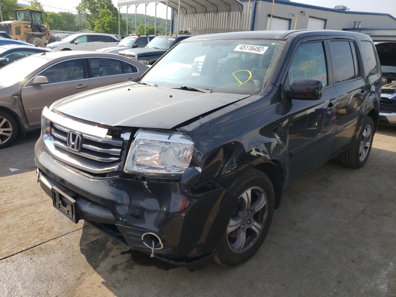 Photo 2 from auction – 2015 HONDA PILOT SE with VIN 5FNYF3H36FB007661