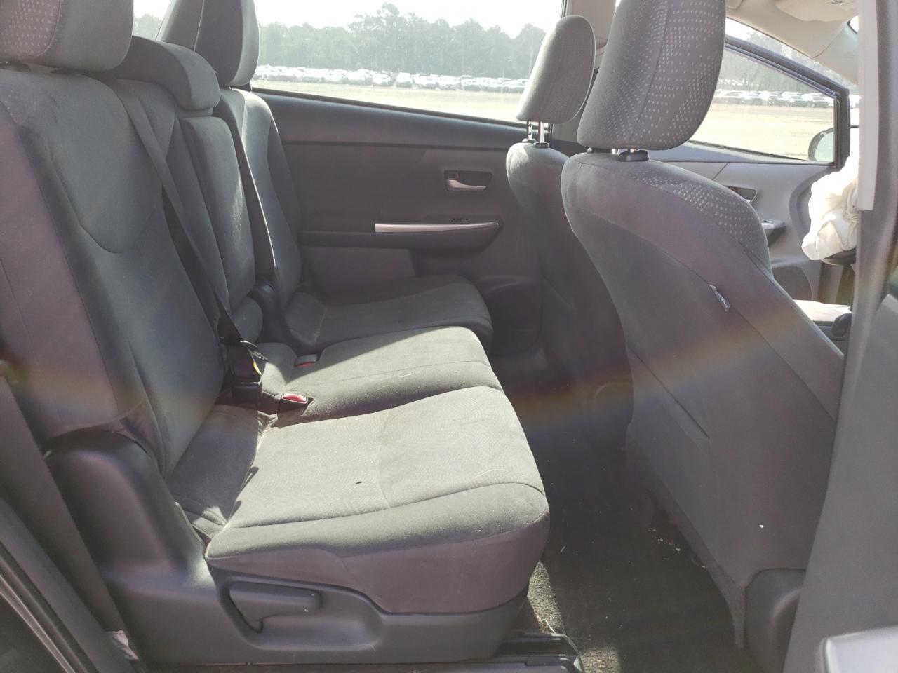 Photo 6 from auction – 2014 TOYOTA PRIUS V with VIN JTDZN3EU6E3316241