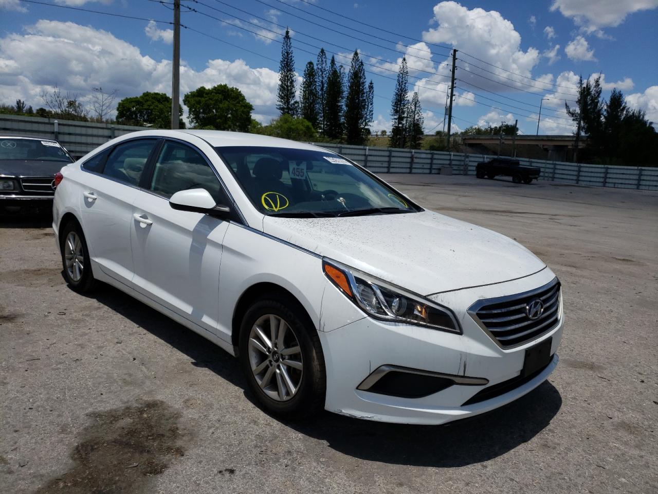 HYUNDAI SONATA SE 2016 with VIN 5NPE24AF5GH350473 - Photo from auction