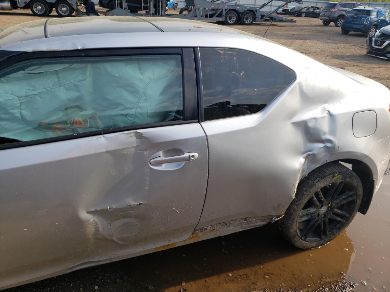 Photo 9 from auction – 2011 TOYOTA SCION TC with VIN JTKJF5C77B3003125
