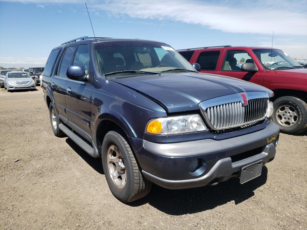 LINCOLN NAVIGATOR 1998 with VIN 5LMPU28L7WLJ60292 - Photo from auction