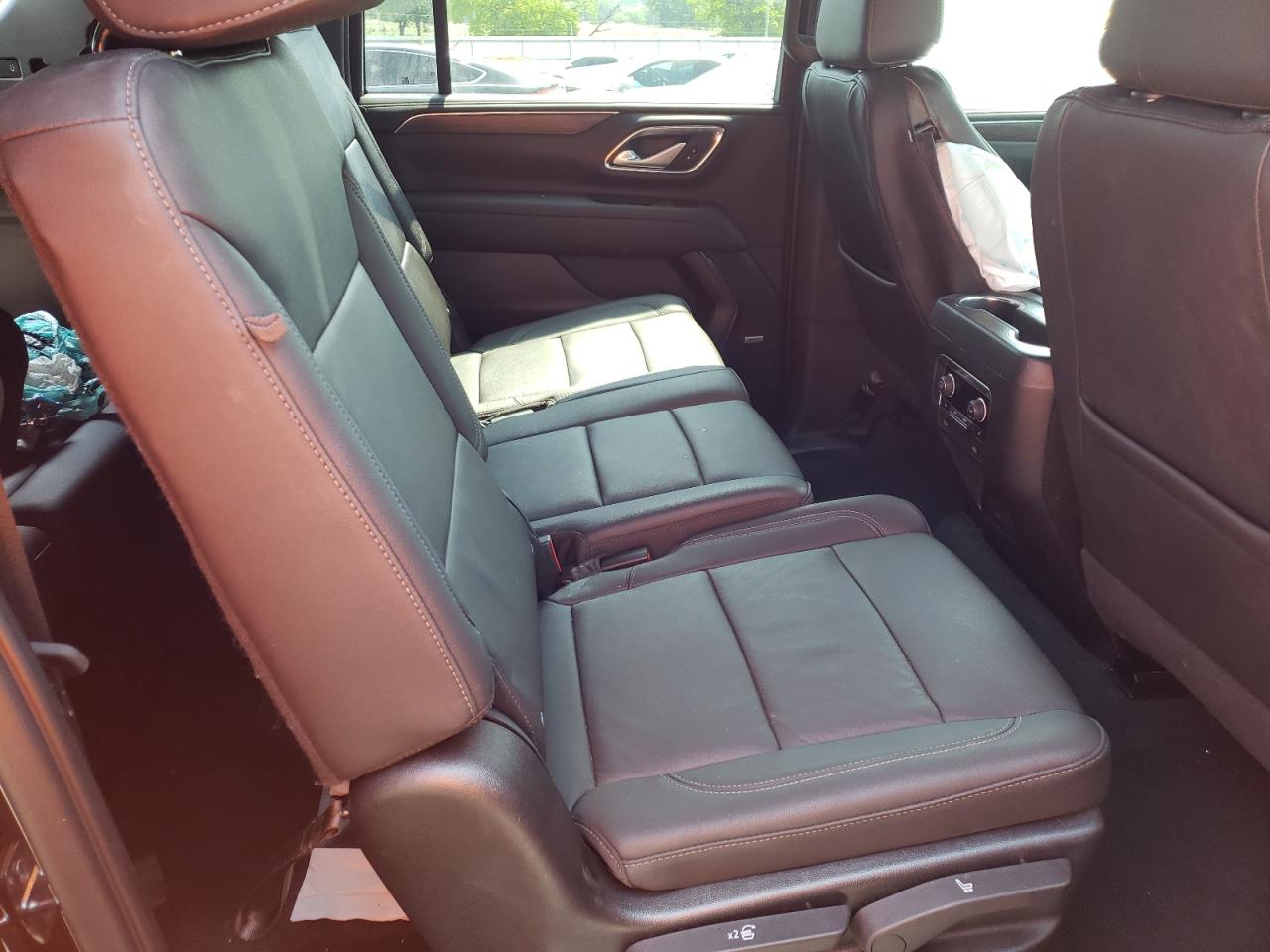 Photo 6 from auction – 2022 CHEVROLET SUBURBAN with VIN 1GNSKCKD5NR234150