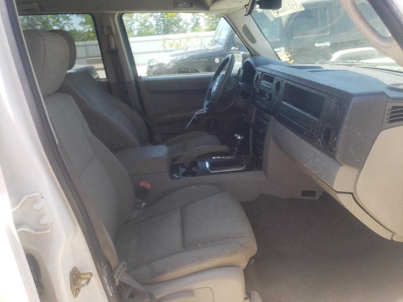 Photo 5 from auction – 2006 JEEP COMMANDER with VIN 1J8HG48K96C334152