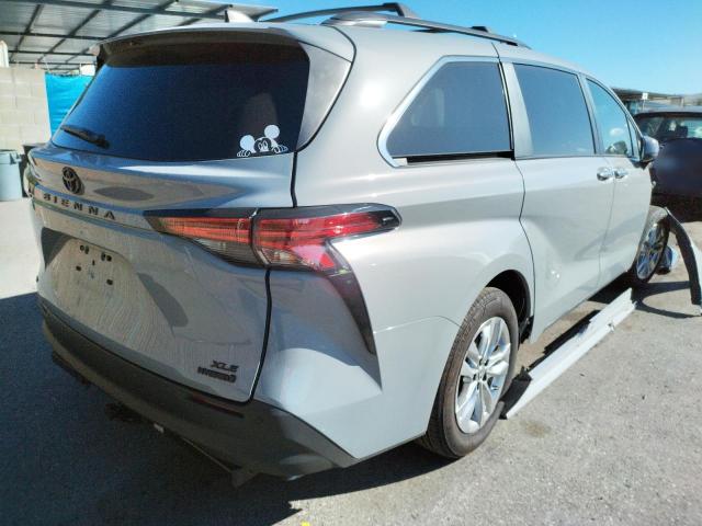 Photo 4 from auction – 2022 TOYOTA SIENNA XLE with VIN 5TDASKFC8NS050113