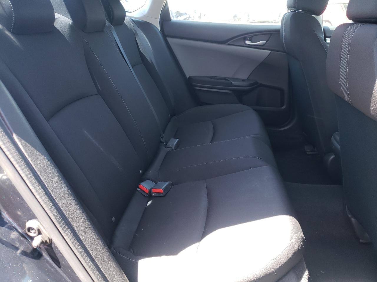 Photo 6 from auction – 2016 HONDA CIVIC LX with VIN 19XFC2F59GE011337