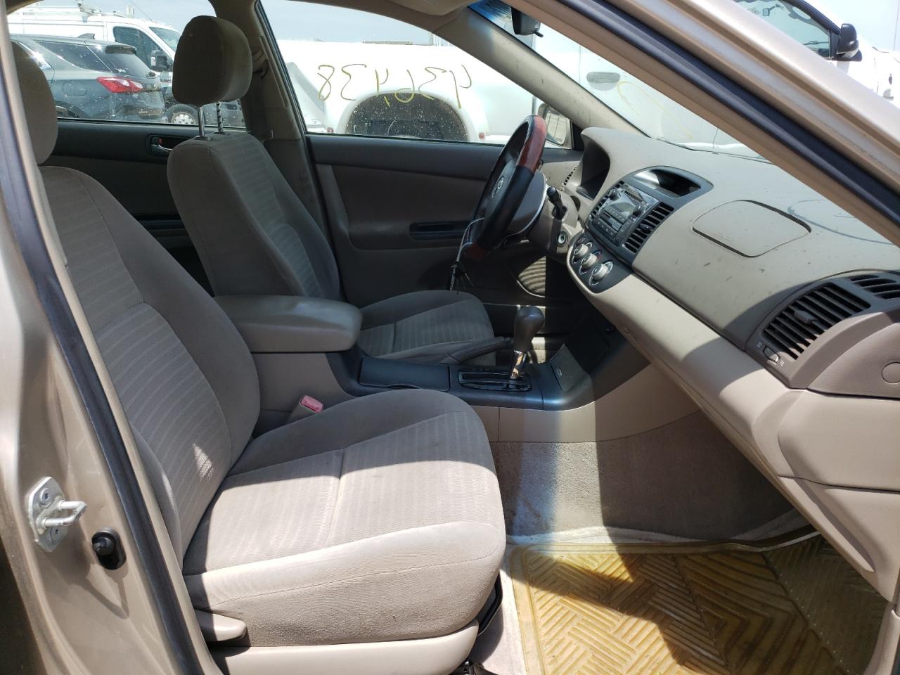 Photo 5 from auction – 2005 TOYOTA CAMRY LE with VIN 4T1BE32K15U013443