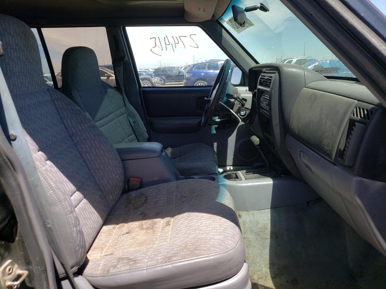 Photo 5 from auction – 1998 JEEP CHEROKEE S with VIN 1J4FJ68S6WL189044