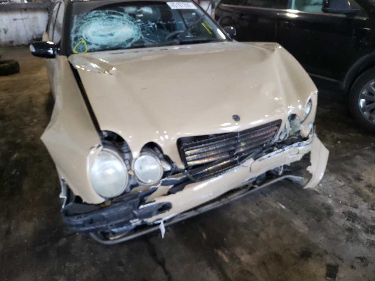 Photo 20 from auction – 2000 MERCEDES-BENZ E 320 with VIN WDBJF65J1YB091432