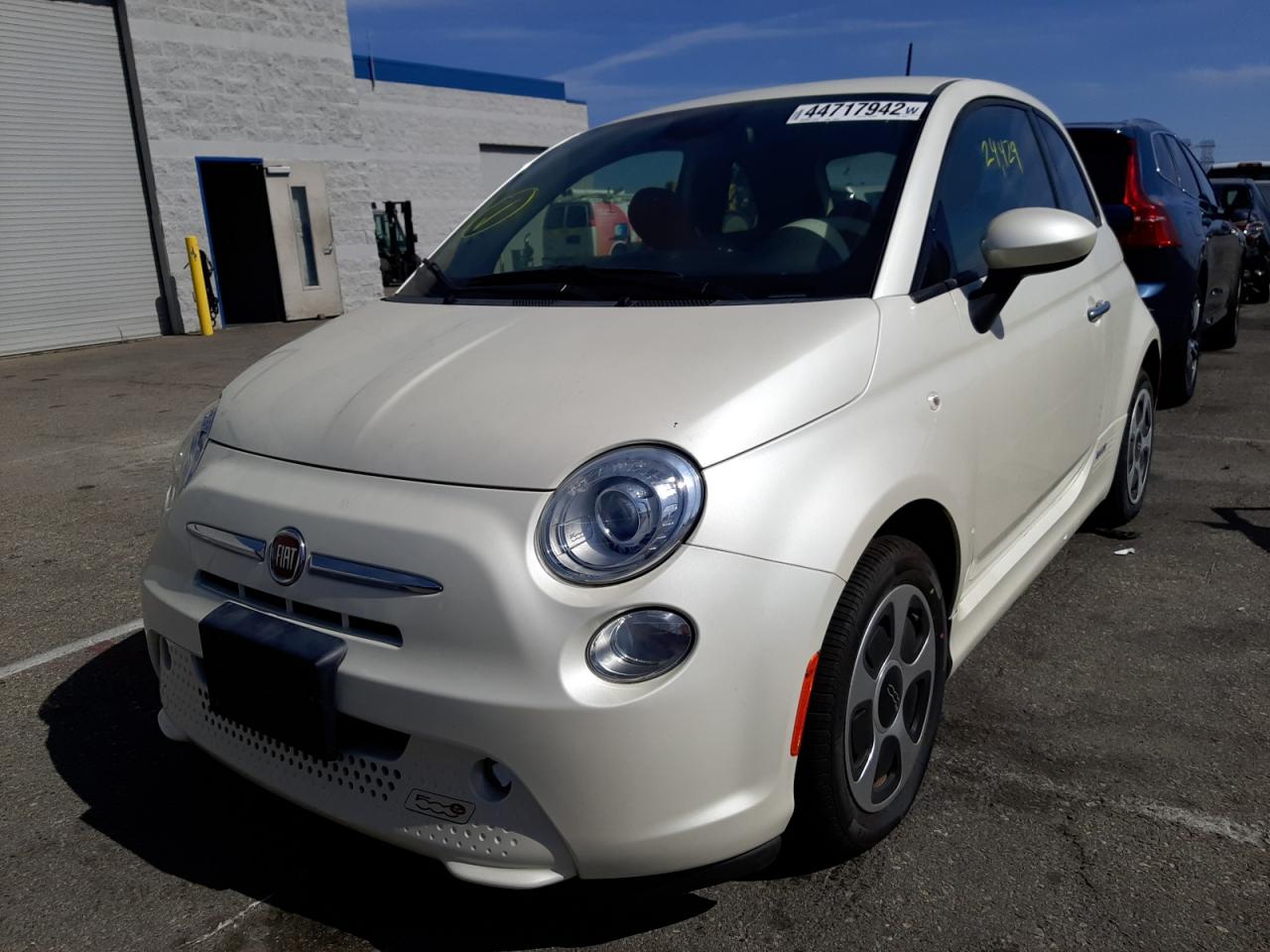 Photo 2 from auction – 2015 FIAT 500 ELECTR with VIN 3C3CFFGE1FT615382