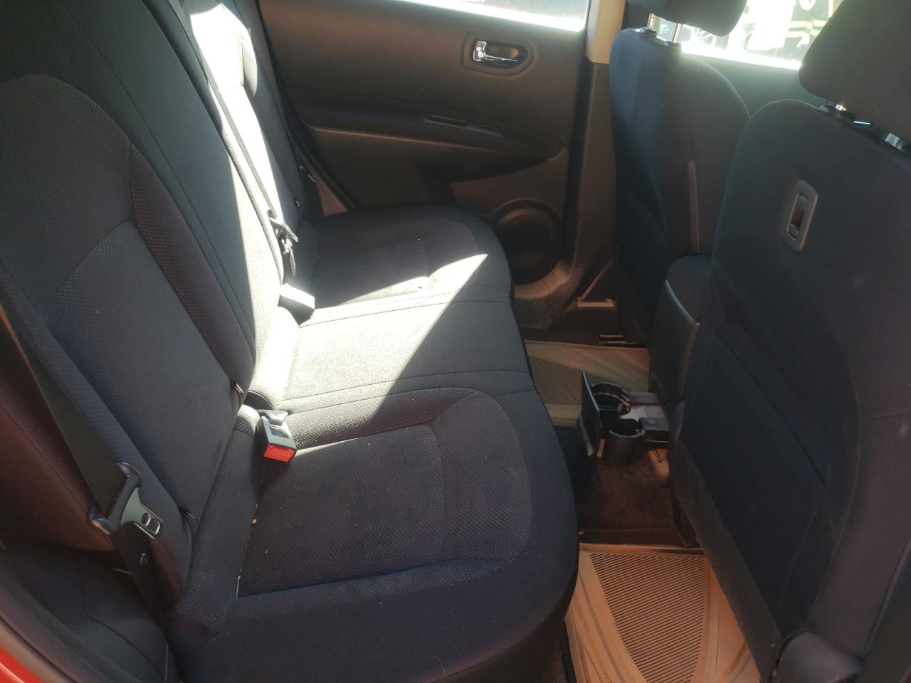 Photo 6 from auction – 2013 NISSAN ROGUE S with VIN JN8AS5MT1DW028817