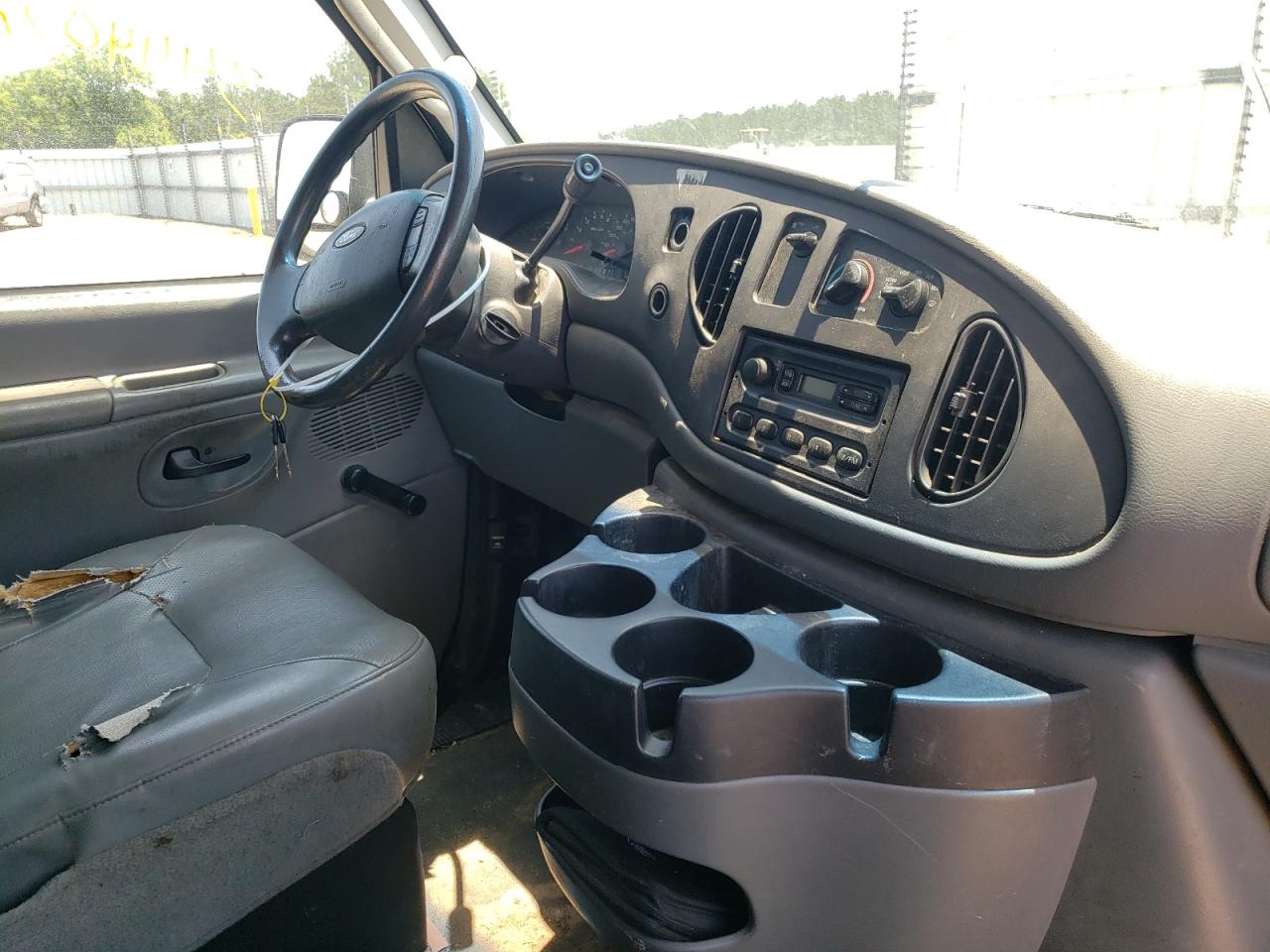 Photo 9 from auction – 2006 FORD ECONOLINE with VIN 1FTRE14W46HA22705