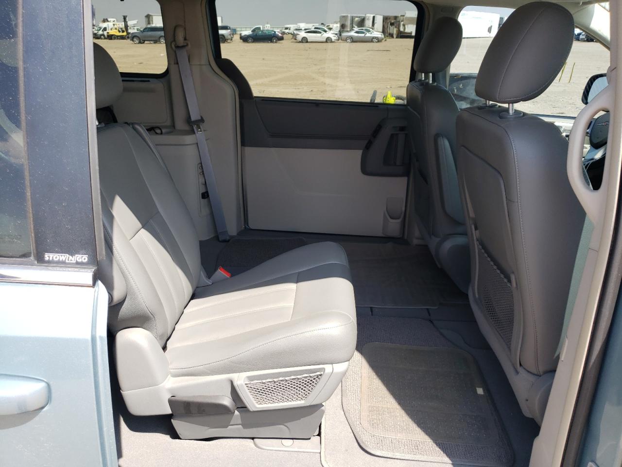 Photo 6 from auction – 2010 CHRYSLER TOWN & COU with VIN 2A4RR5D15AR177092