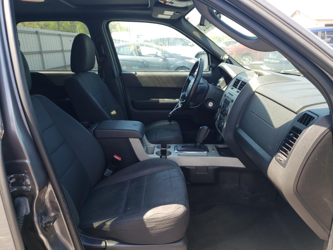 Photo 5 from auction – 2011 FORD ESCAPE XLT with VIN 1FMCU9DG3BKA72732
