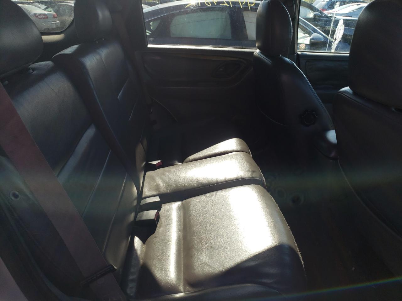 Photo 6 from auction – 2002 FORD ESCAPE with VIN 1FMCU04172KD33674