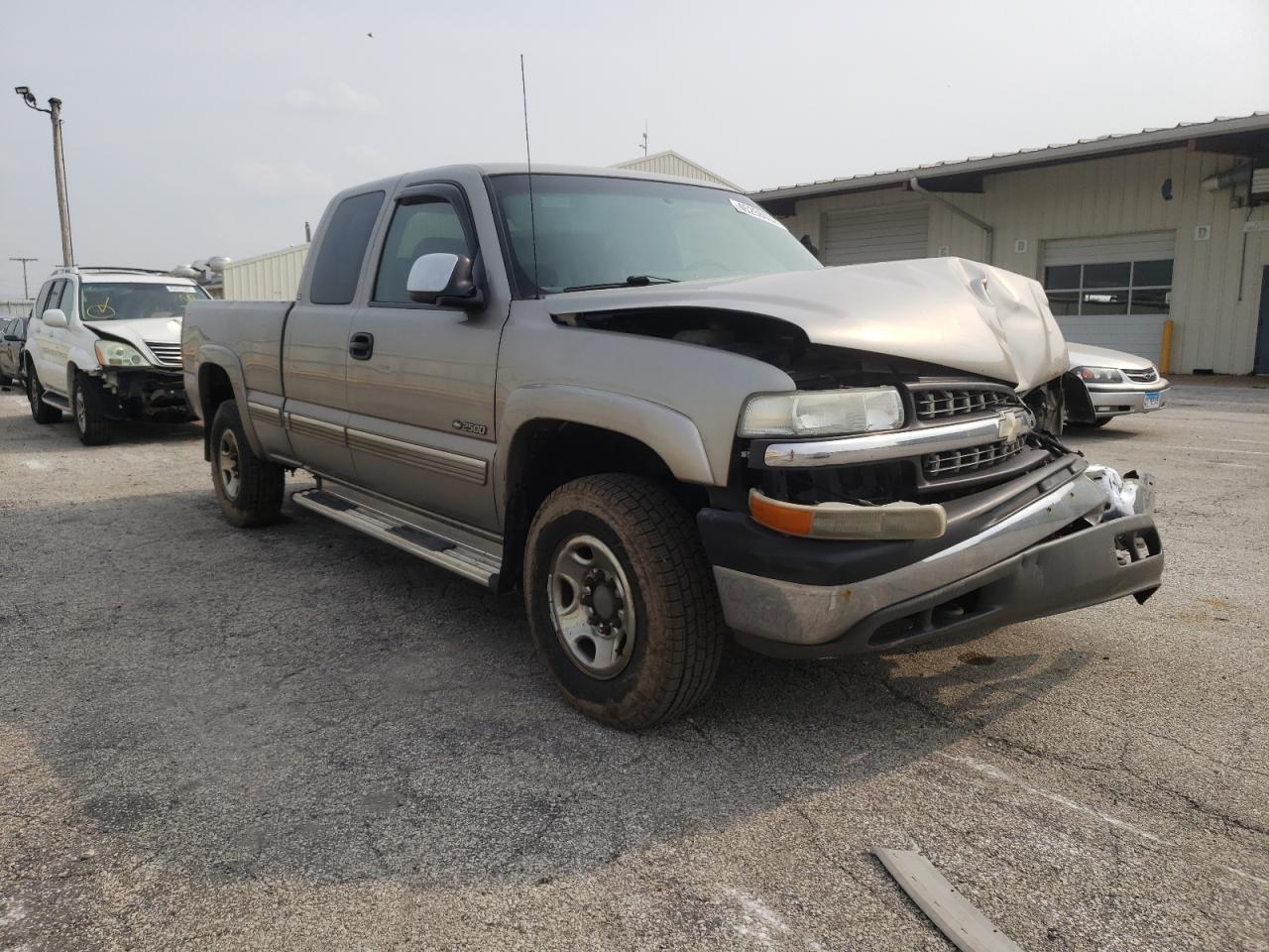 CHEVROLET SILVERADO 2000 with VIN 1GCGK29U6YE279821 - Photo from auction