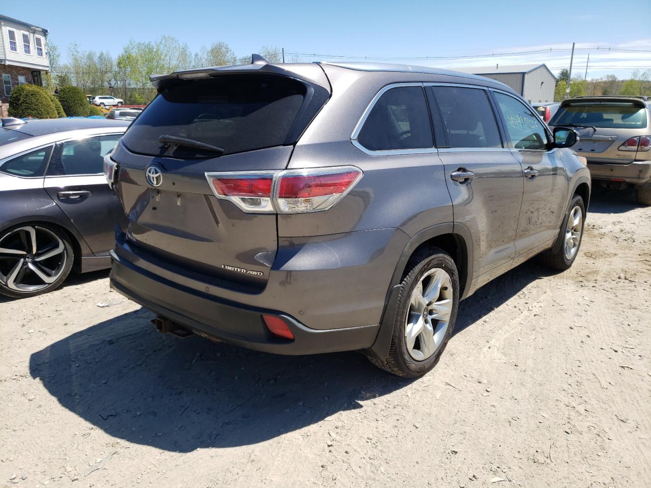 Photo 4 from auction – 2016 TOYOTA HIGHLANDER with VIN 5TDDKRFH1GS260301