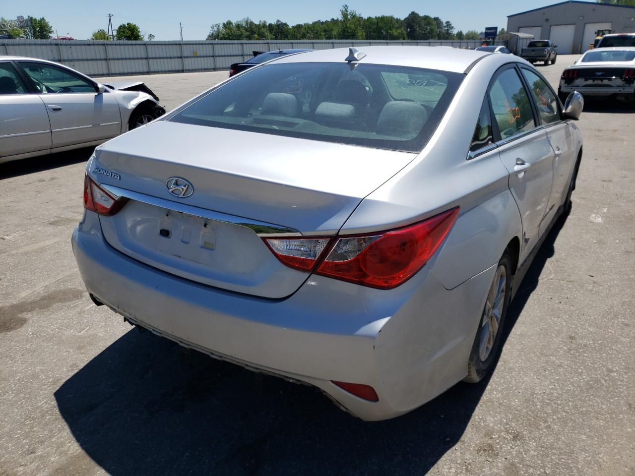 Photo 4 from auction – 2014 HYUNDAI SONATA GLS with VIN 5NPEB4AC0EH846672