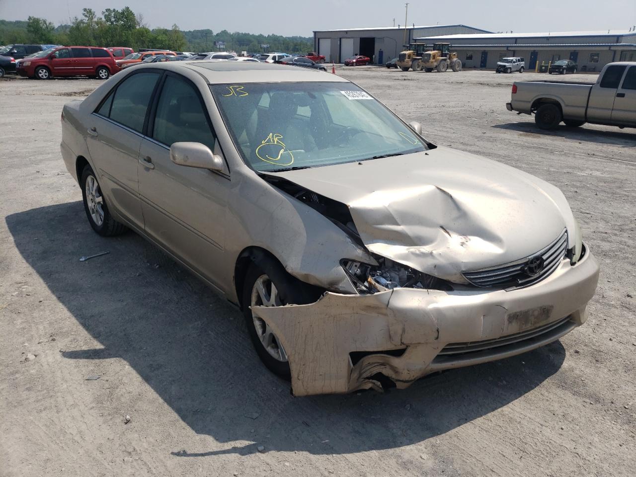 TOYOTA CAMRY LE 2005 with VIN 4T1BF32K85U610974 - Photo from auction