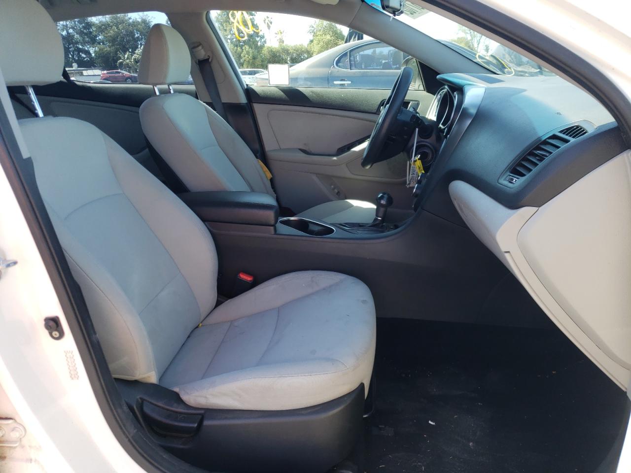 Photo 5 from auction – 2015 KIA OPTIMA LX with VIN KNAGM4A78F5577440