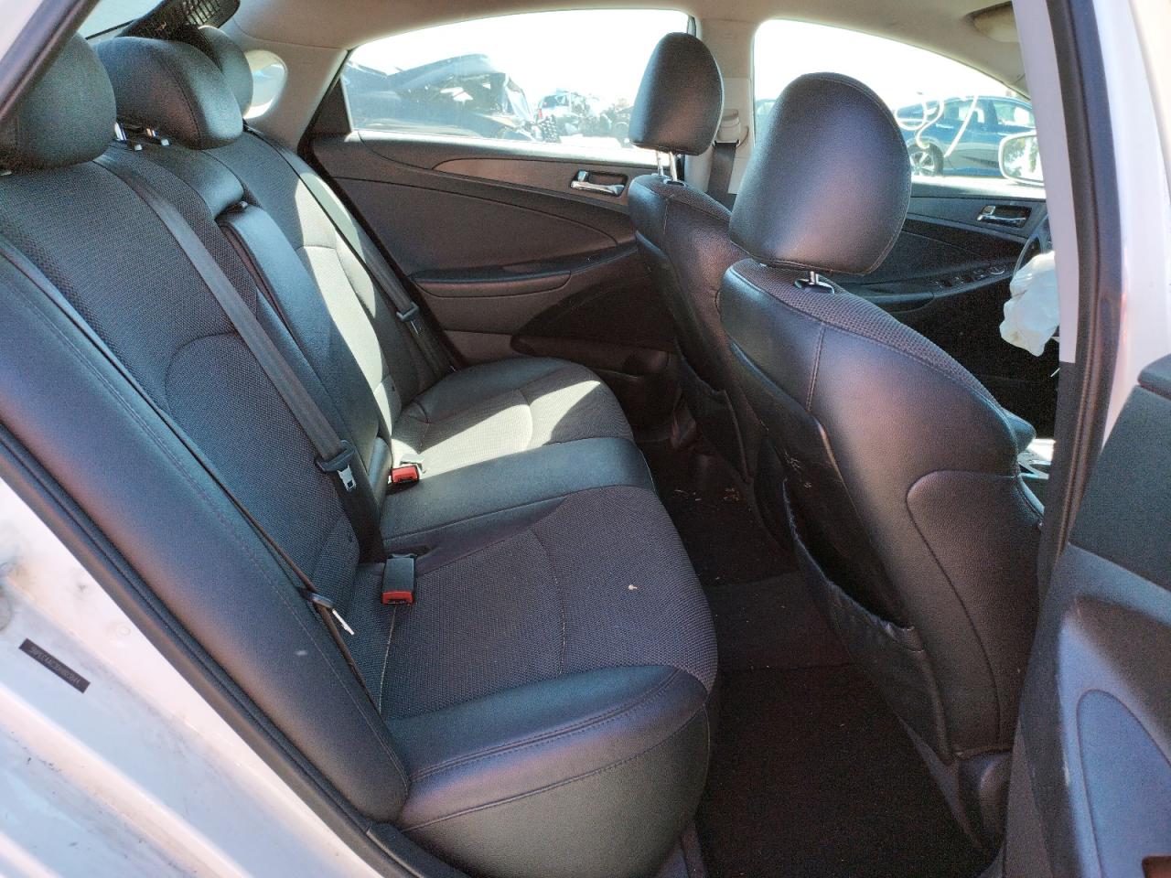 Photo 6 from auction – 2013 HYUNDAI SONATA SE with VIN 5NPEC4AC3DH803844