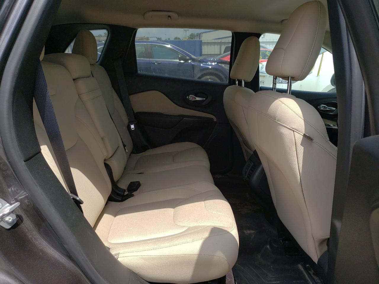Photo 6 from auction – 2017 JEEP CHEROKEE L with VIN 1C4PJLCB4HW548313