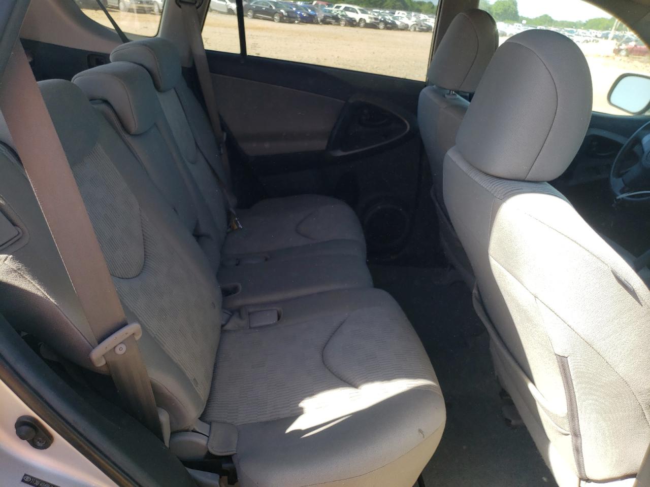 Photo 6 from auction – 2011 TOYOTA RAV4 with VIN 2T3BF4DV6BW144624