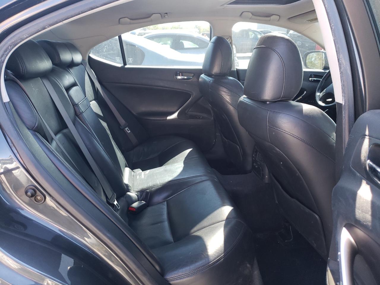 Photo 6 from auction – 2006 LEXUS IS 350 with VIN JTHBE262965005013
