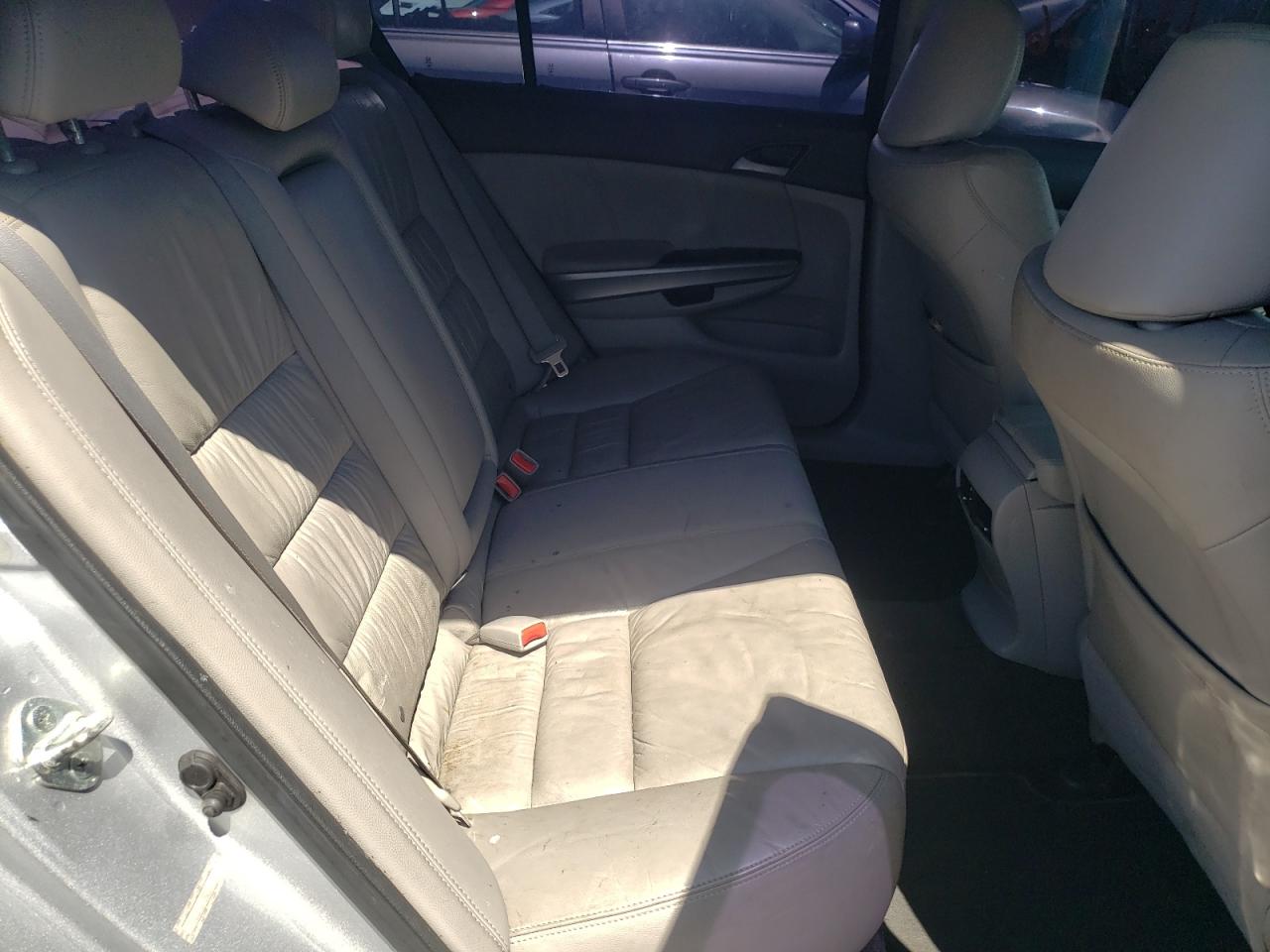 Photo 6 from auction – 2010 HONDA ACCORD EXL with VIN 1HGCP3F86AA009693
