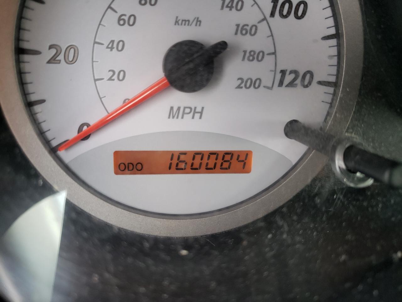 Photo 8 from auction – 2005 TOYOTA RAV4 with VIN JTEGD20V950073364