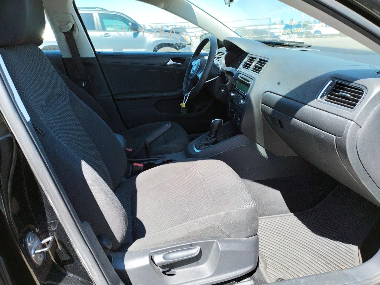 Photo 5 from auction – 2013 VOLKSWAGEN JETTA BASE with VIN 3VW2K7AJ9DM281010