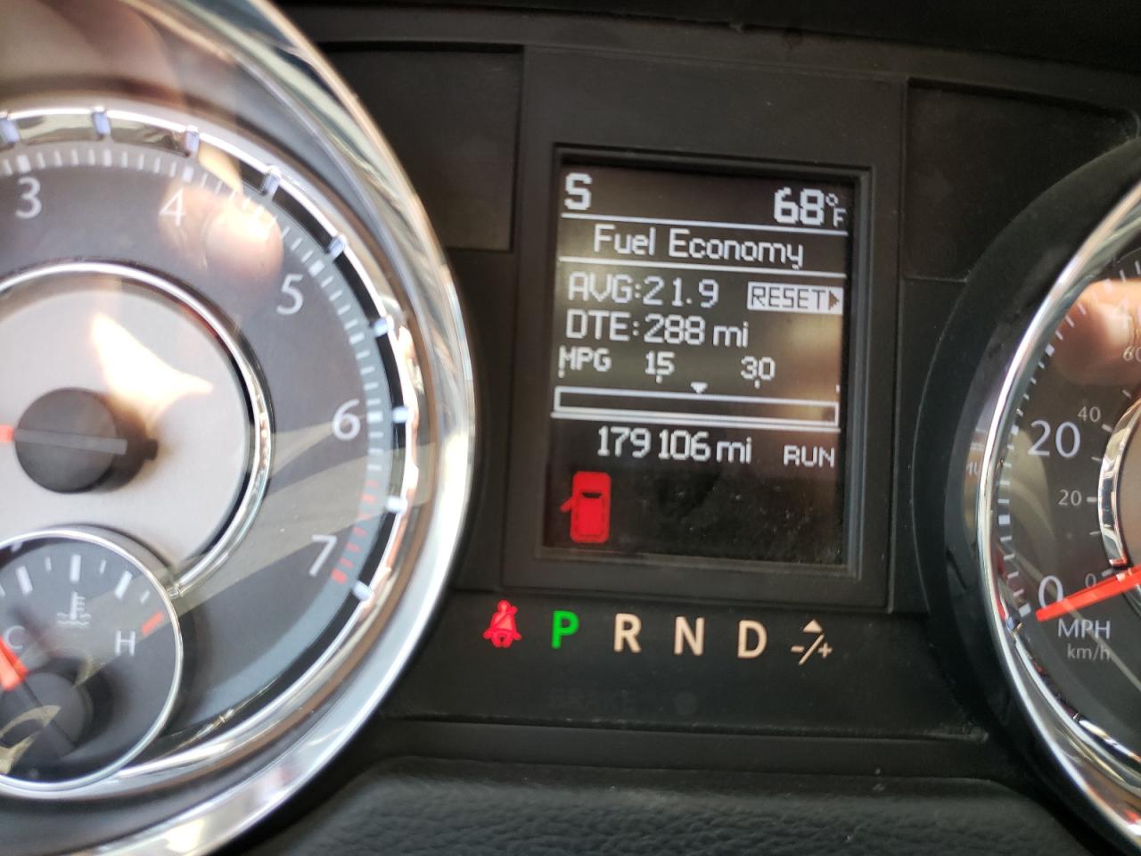 Photo 8 from auction – 2014 CHRYSLER TOWN & COU with VIN 2C4RC1BG1ER363600