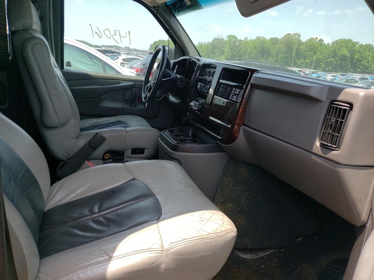 Photo 5 from auction – 2003 CHEVROLET EXPRESS G1 with VIN 1GBFG15T531235060