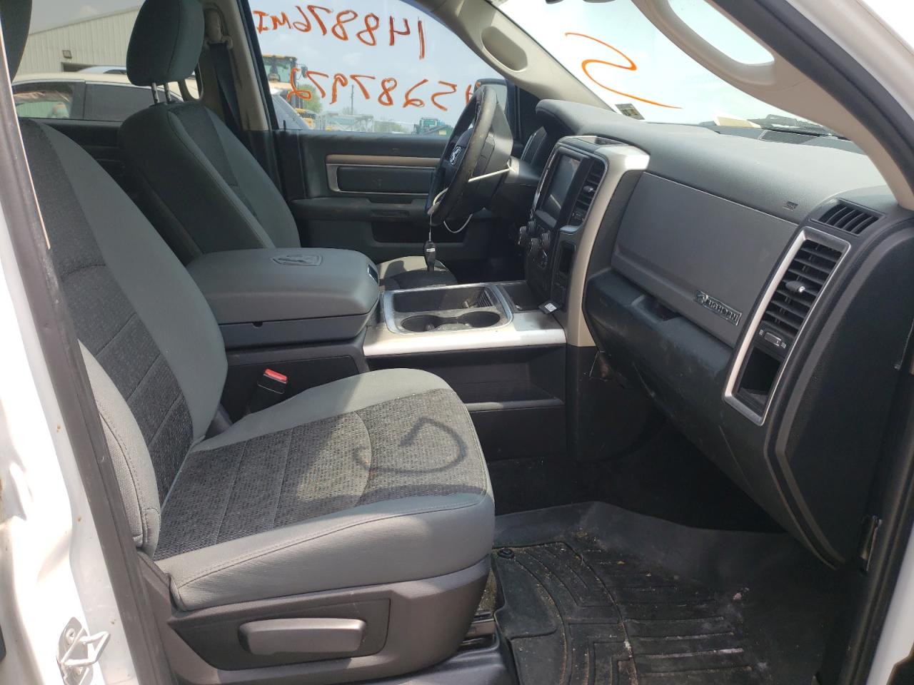 Photo 5 from auction – 2016 RAM 1500 SLT with VIN 3C6RR7LT1GG181697