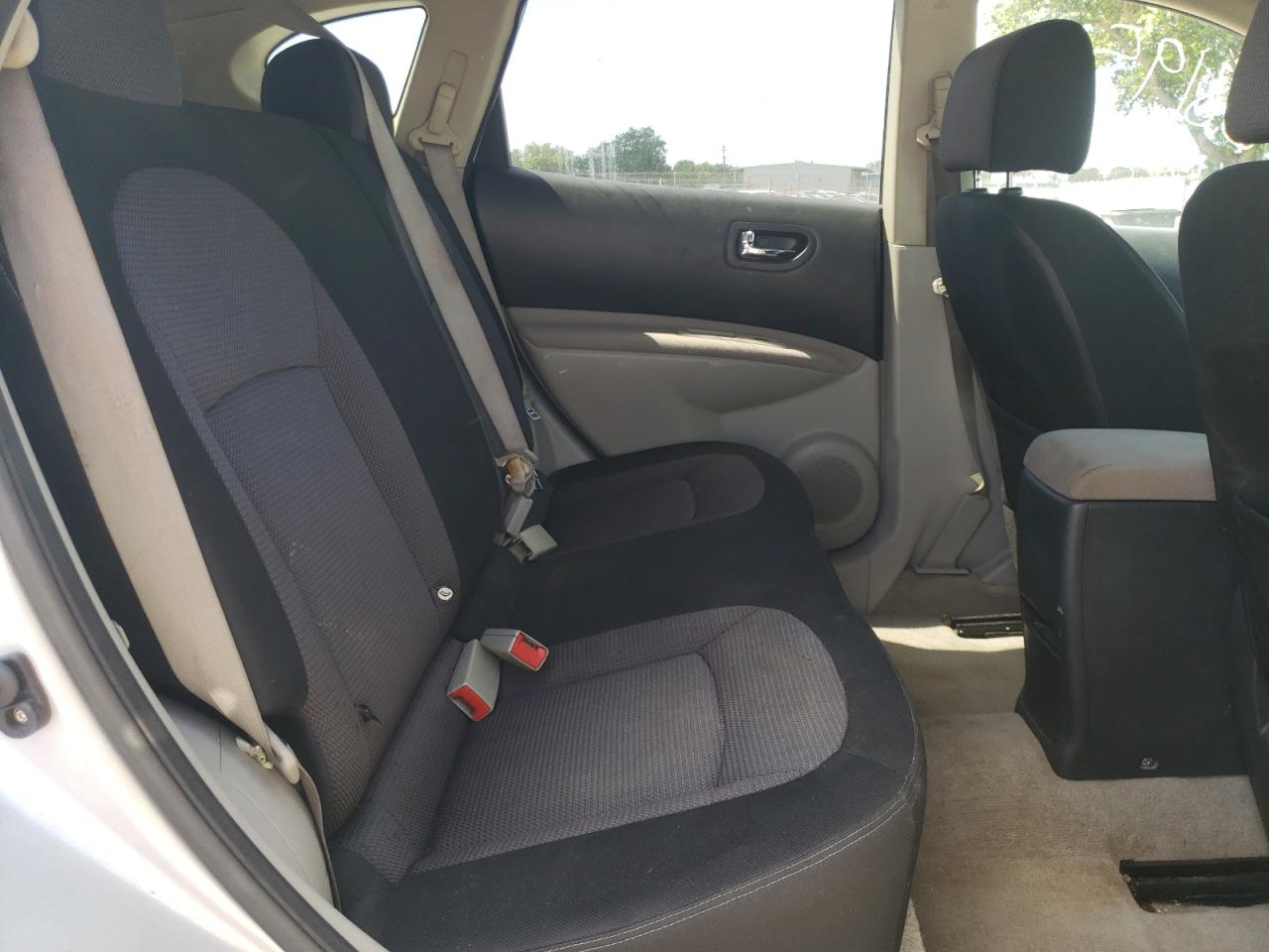 Photo 6 from auction – 2011 NISSAN ROGUE S with VIN JN8AS5MT5BW152909