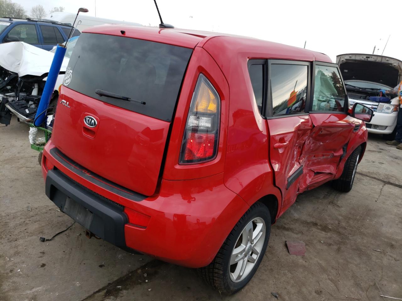 Photo 4 from auction – 2011 KIA SOUL + with VIN KNDJT2A28B7239569