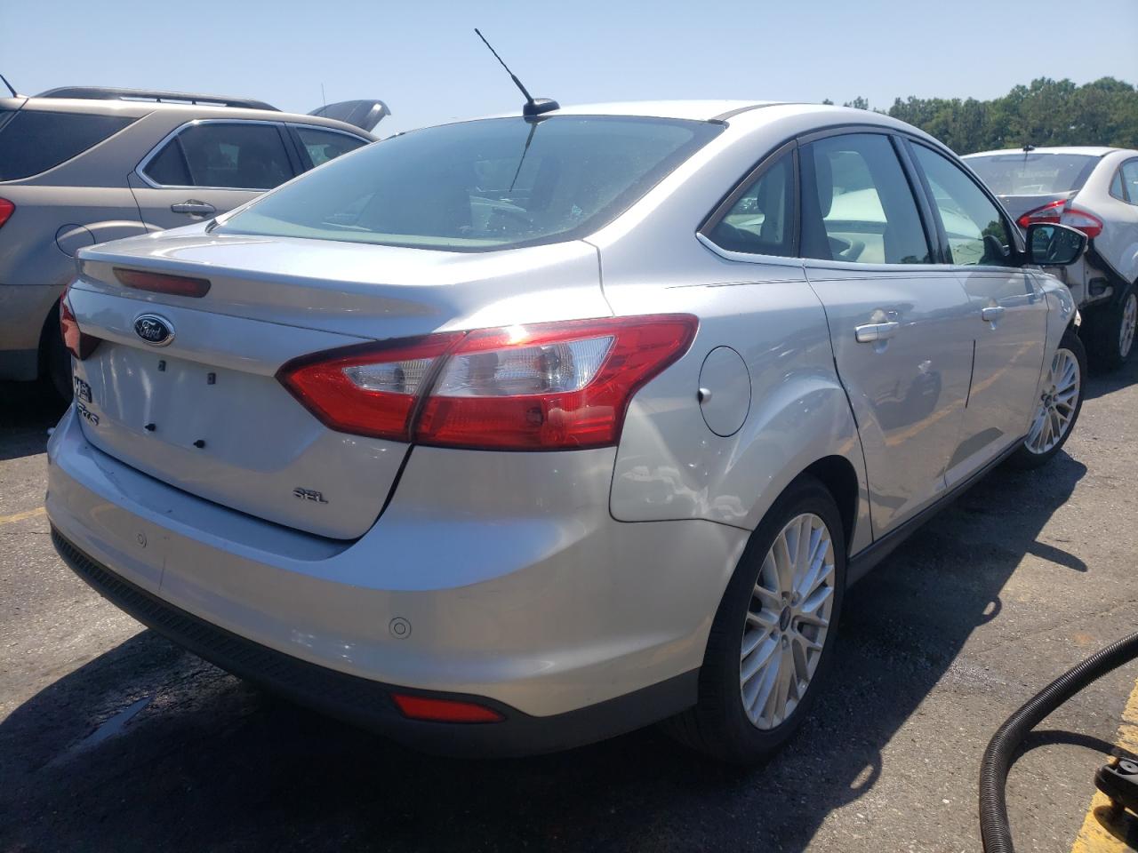 Photo 4 from auction – 2012 FORD FOCUS SEL with VIN 1FAHP3H24CL339018