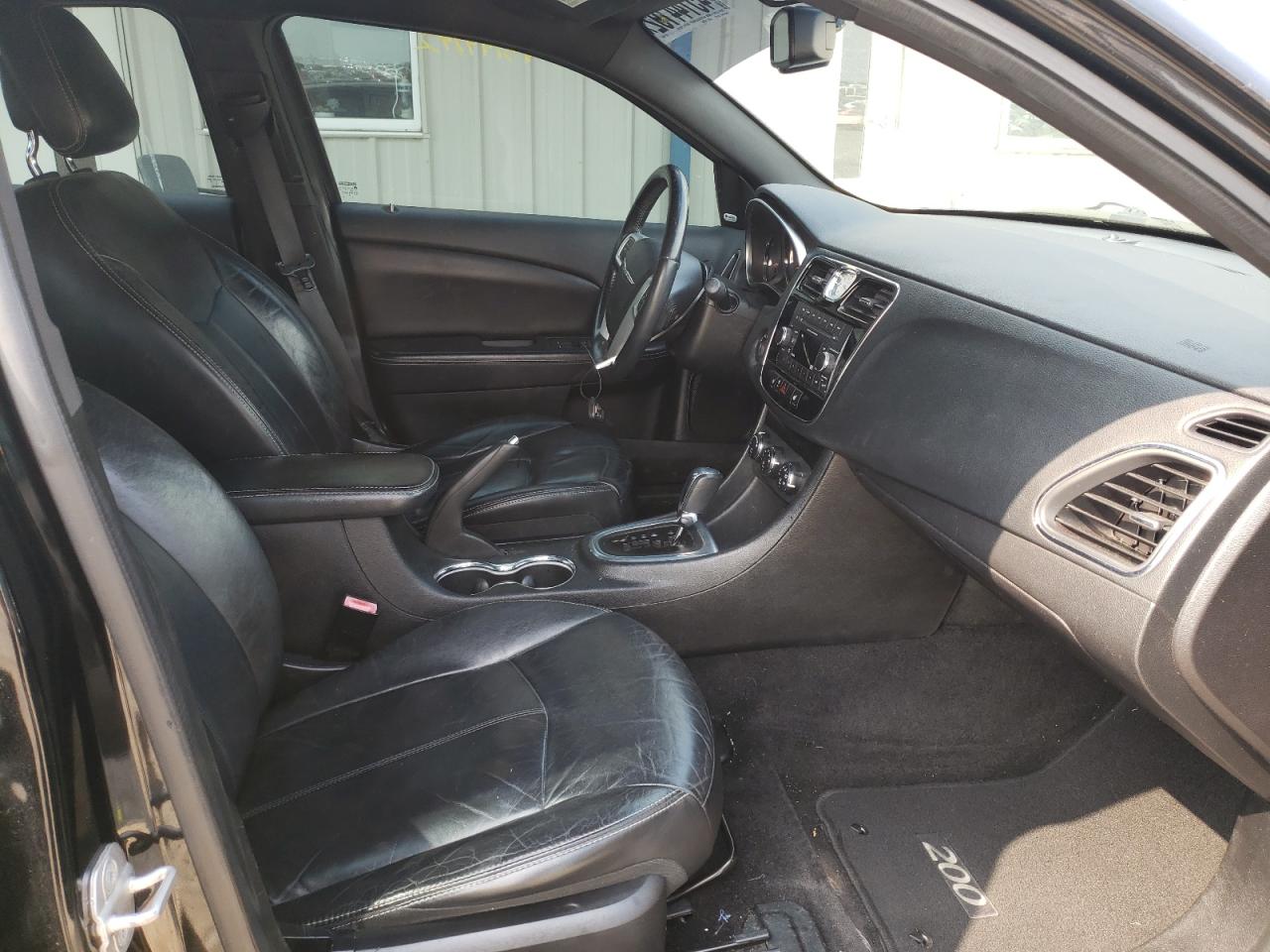 Photo 5 from auction – 2013 CHRYSLER 200 LIMITE with VIN 1C3CCBCG4DN579287