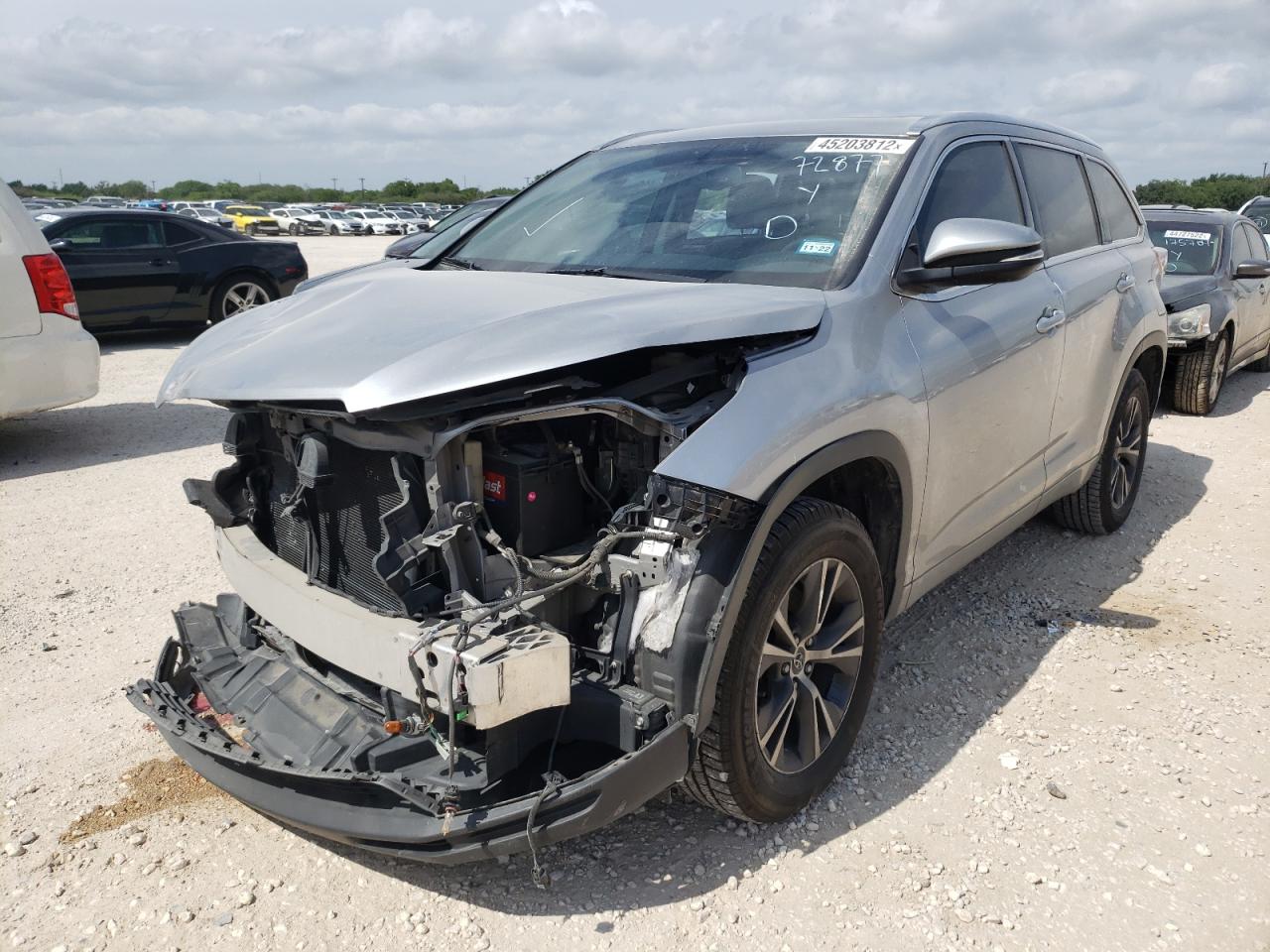 Photo 2 from auction – 2016 TOYOTA HIGHLANDER with VIN 5TDKKRFH5GS178028