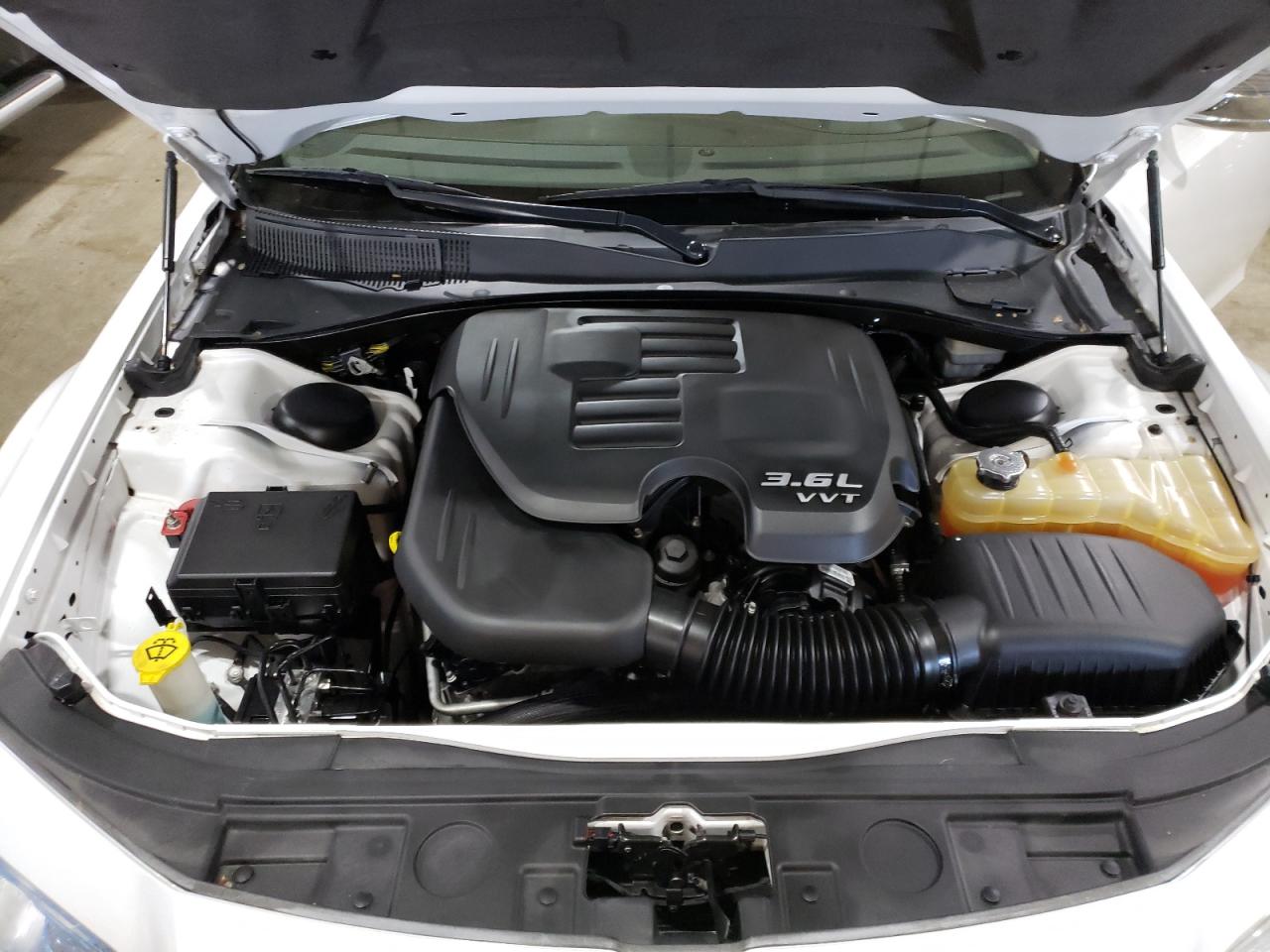 Photo 7 from auction – 2011 CHRYSLER 300 LIMITE with VIN 2C3CA5CGXBH528812