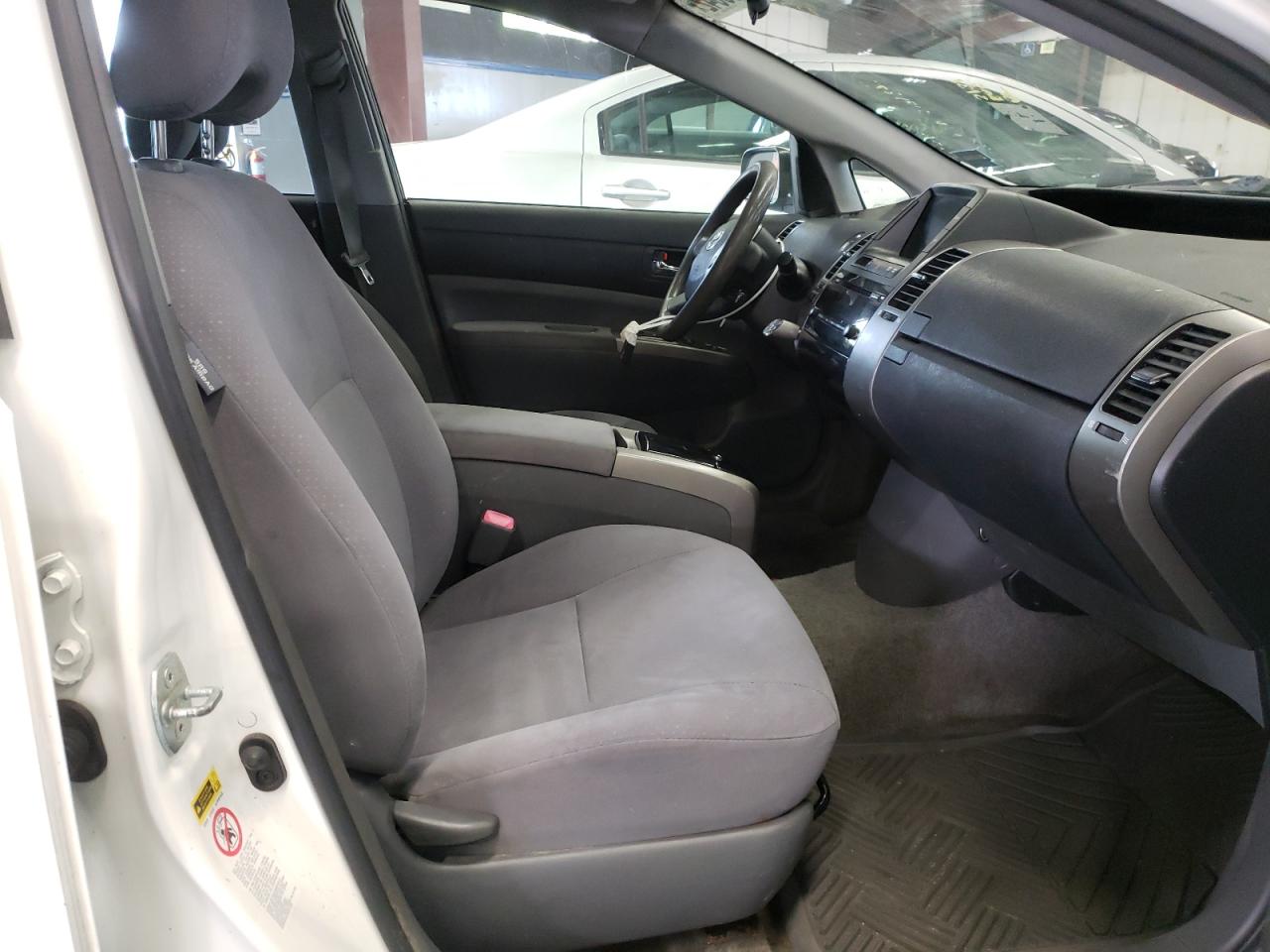Photo 5 from auction – 2007 TOYOTA PRIUS with VIN JTDKB20U477658794
