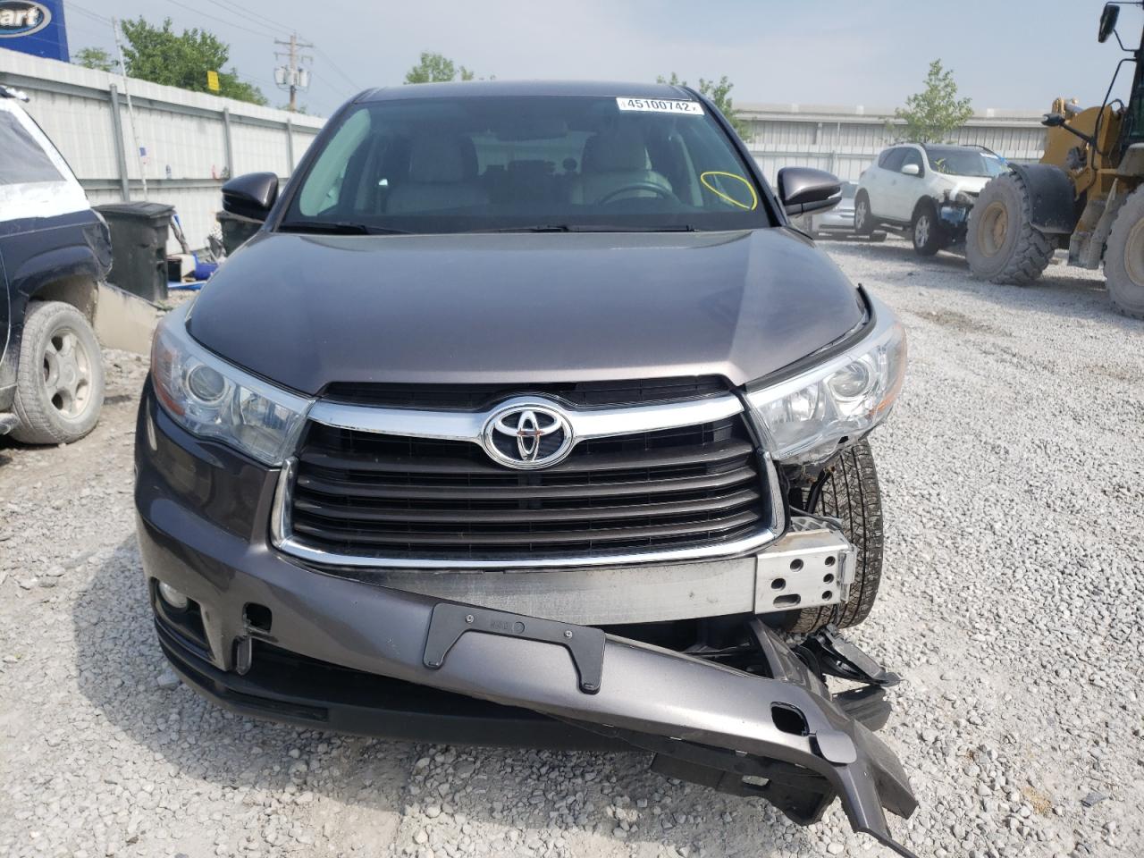 Photo 9 from auction – 2016 TOYOTA HIGHLANDER with VIN 5TDZKRFH7GS180913
