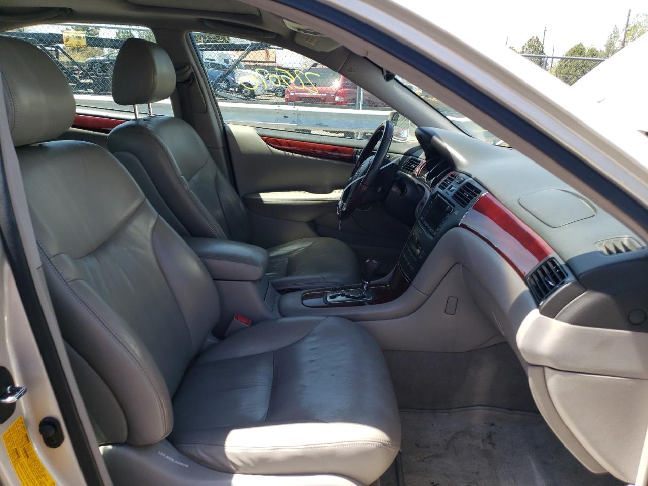 Photo 5 from auction – 2002 LEXUS ES 300 with VIN JTHBF30GX20044031