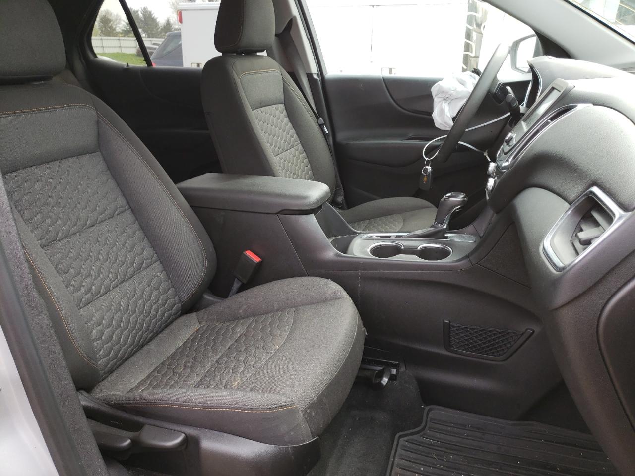 Photo 5 from auction – 2018 CHEVROLET EQUINOX LT with VIN 2GNAXJEV8J6233182