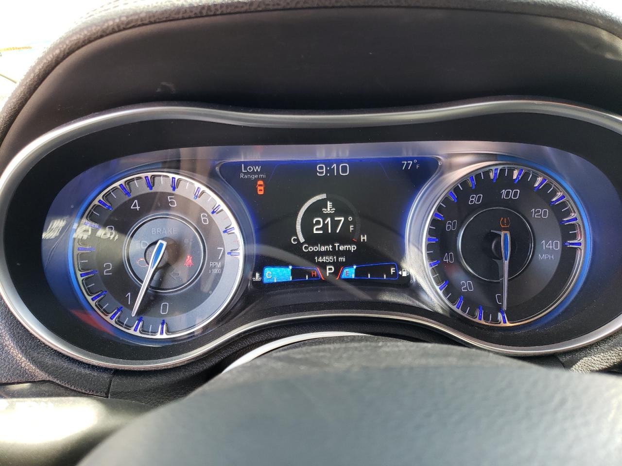 Photo 8 from auction – 2016 CHRYSLER 300 LIMITE with VIN 2C3CCAAG2GH161577