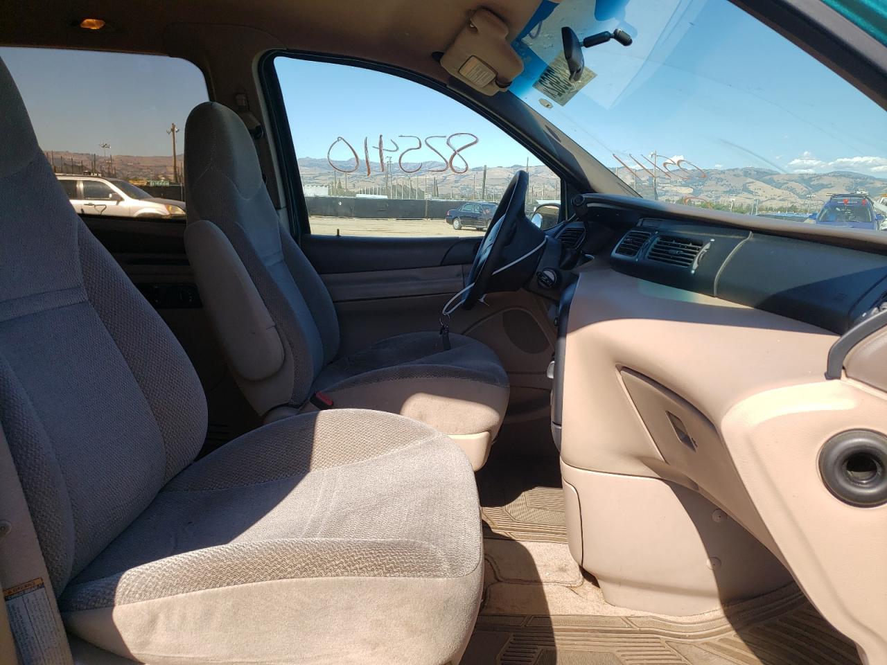 Photo 5 from auction – 1996 FORD WINDSTAR with VIN 2FMDA5145TBA03214