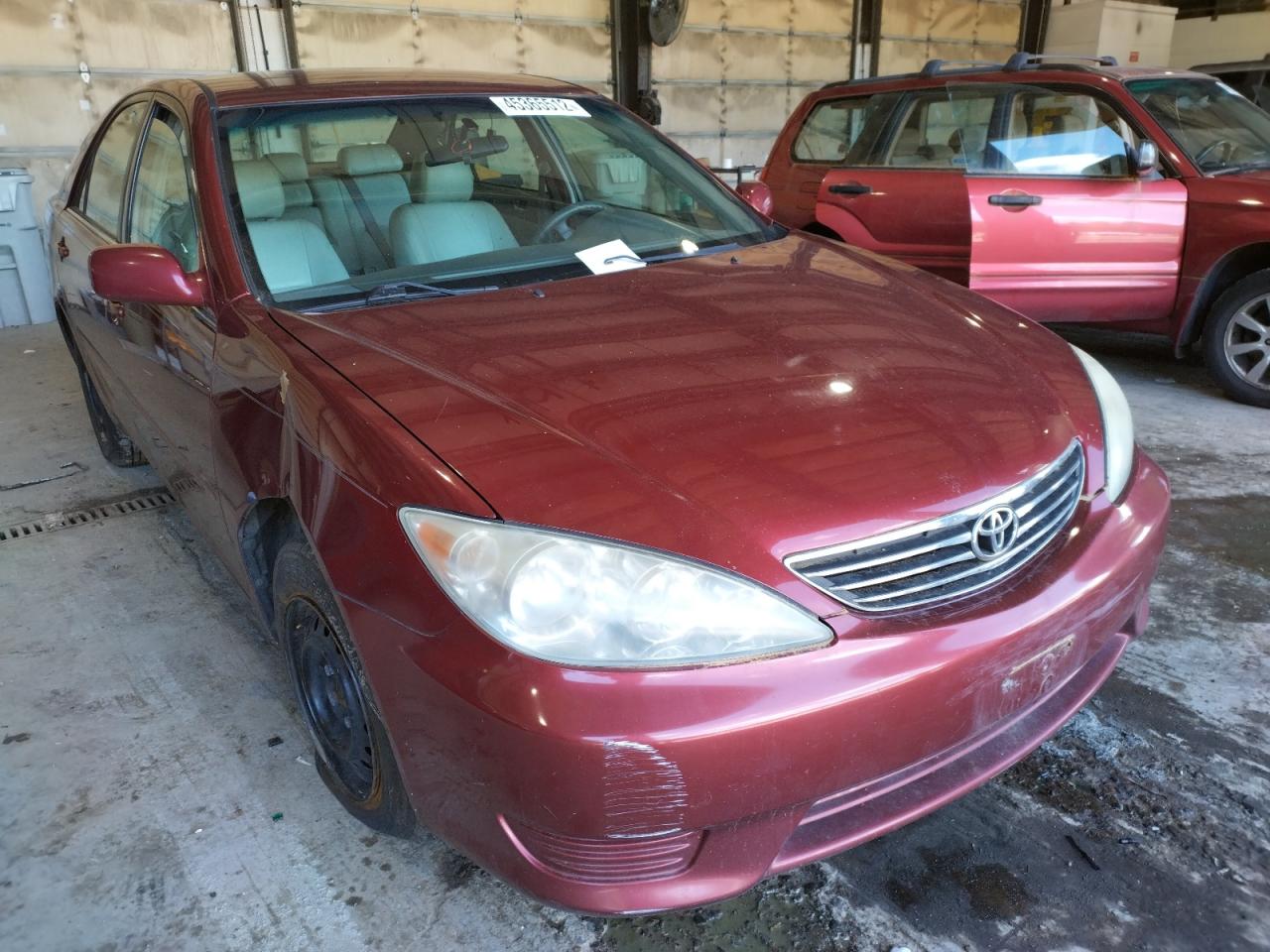 TOYOTA CAMRY LE 2005 with VIN 4T1BE32K25U083453 - Photo from auction