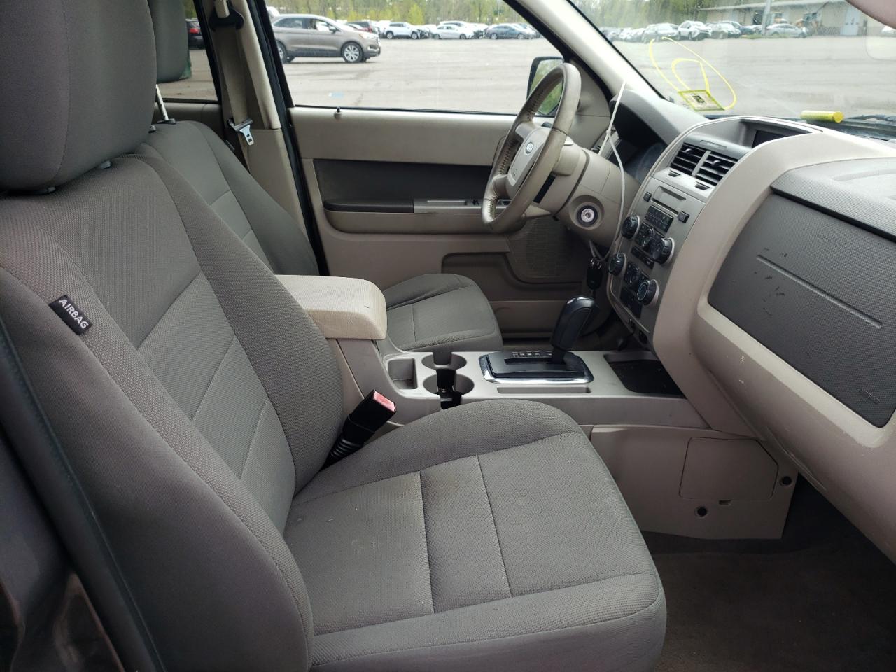 Photo 5 from auction – 2009 FORD ESCAPE XLT with VIN 1FMCU93769KC65856